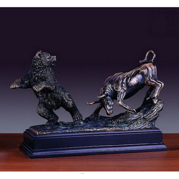Bull And Bear Of Wall Street Sculpture in Battle